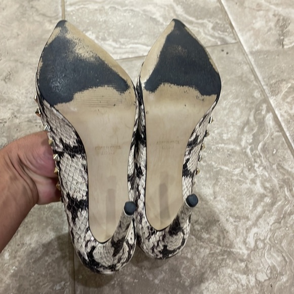 Steve Madden Proto-S Bone Snakeskin Heel with Studs Sz 8.5 M - Picture 11 of 11